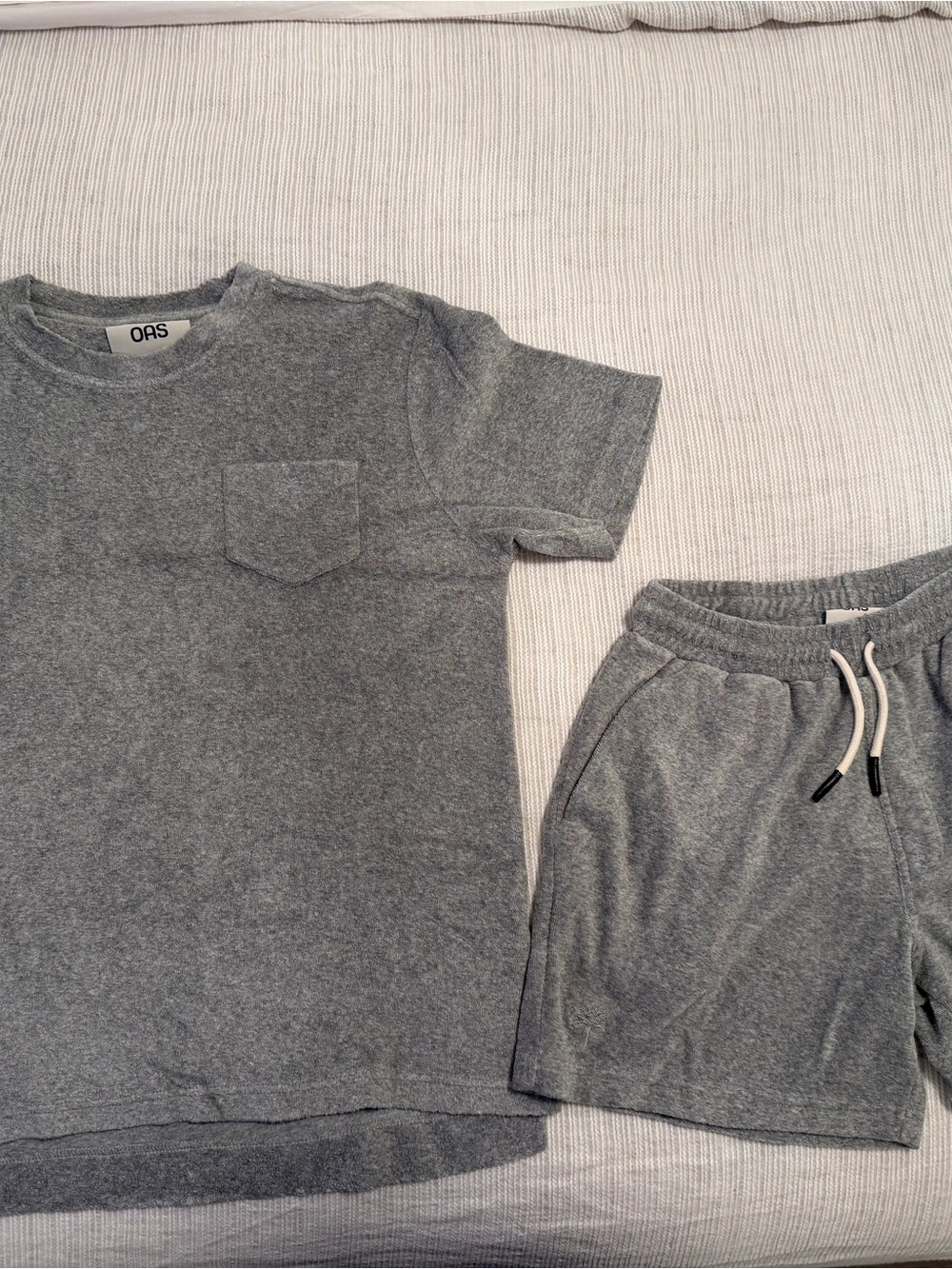 OAS Grey Terry Cloth T-Shirt & Shorts Matching Set Men’s Medium